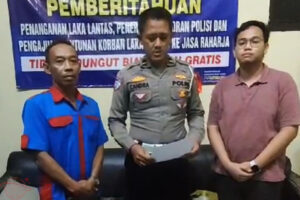 Viral Bus Ugal-ugalan dan Serempet Mobil di Tol Surabaya