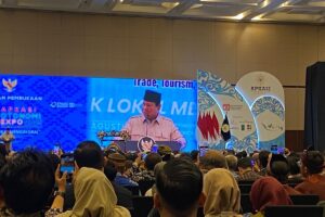 Kembali Sindir BUMN Prabowo: Direksi-direksi Jadi Raja, Kayak Perusahaan Punya Neneknya