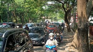 Warga Kesal Macet Ciputat-Lebak Bulus: Galian Tumbuh Seribu, Lainnya Tak Mati