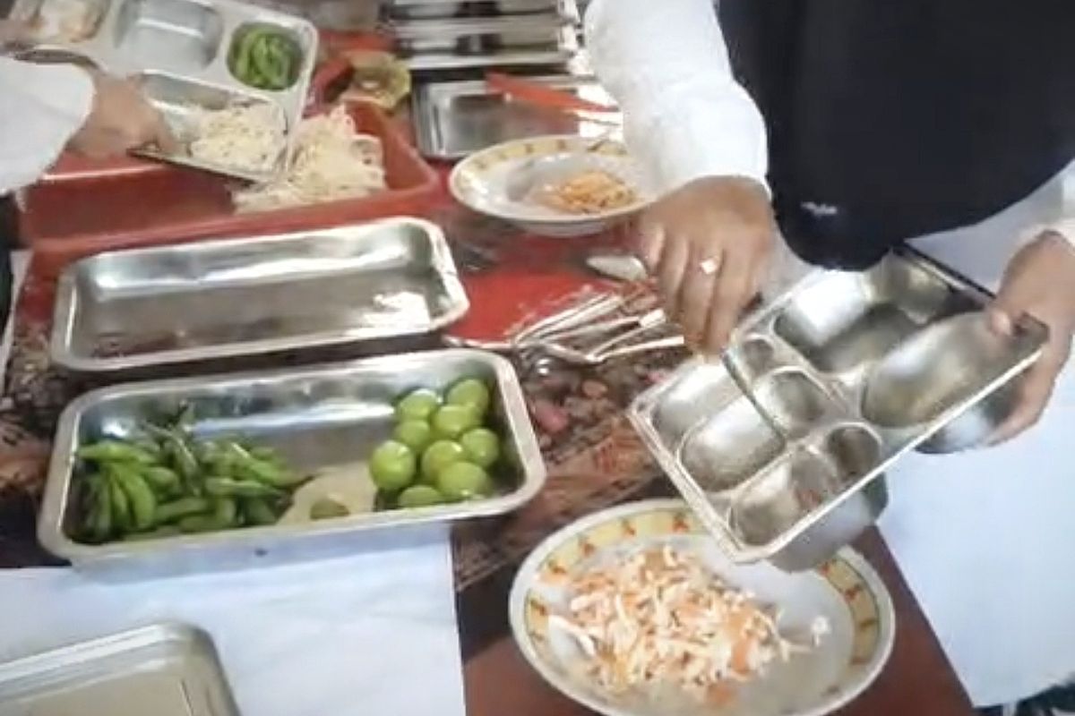 MBG Pastikan Food Tray Memenuhi SNI 3.04, Produk Nonstandar Dihentikan